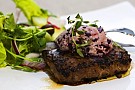Halstrad råbiff med rödvinssmör