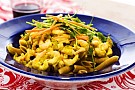 Pasta med räkor och currysås