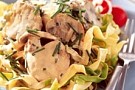 Tagliatelle med vitlöksdoftande fläskfilé i senapsås