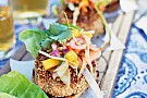 Thai tofuburgare med sweet chilisallad