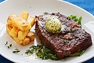 Grillad entrecôte med rucolasmör och hemgjorda pommes frites