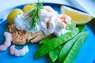 Smörstekt lax med skagenröra