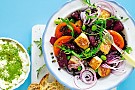 Halloumisallad med rödbetor och kesoröra