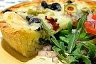Italiensk paj med oliver och soltorkade tomater