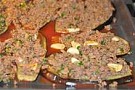 Karniyarik Turkisk rätt med köttfärs fyllda auberginer