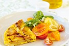Tortilla med tomatsallad