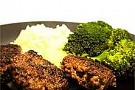 Köttfärsbiffar med broccoli och champinjonsÃ¥s